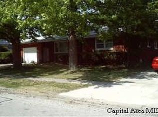 6 Bel Aire Dr, Springfield, IL 62703