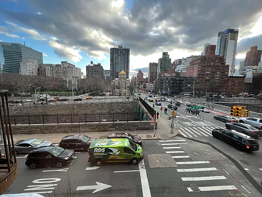 Rented by Apartment Luxe Realty Group, Inc | media 40