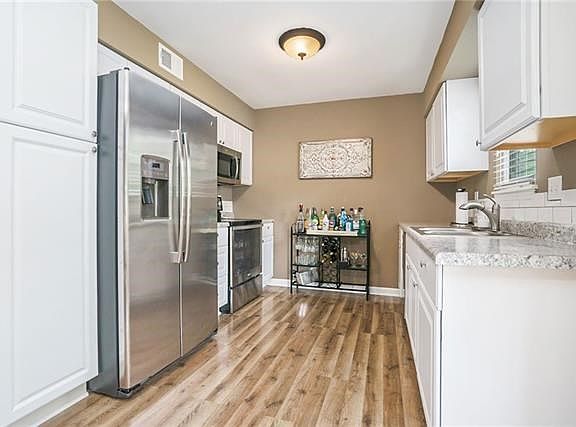 4th image of 5428 Sutton Ave