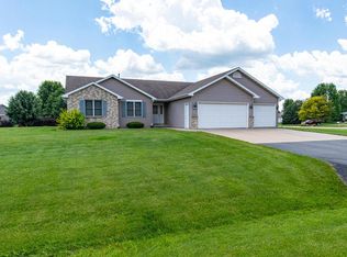 N1060 Pebble Ridge Rd, Greenville, WI 54942