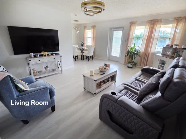 327 Chatham Chatham P #327, West Palm Beach, FL 33417