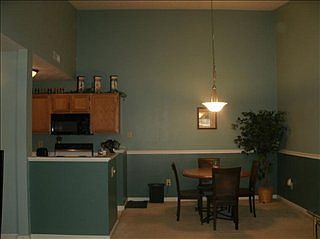 5th image of 412 Marian Ln APT 10