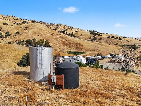 5th image of 8431 Quail Canyon Rd