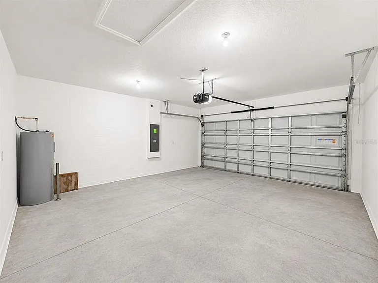 360 Loch Ct — Photo 18