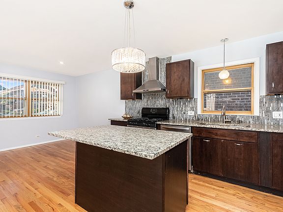 2nd image of 2300 Elmwood Ave