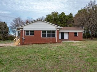 2741 23rd Avenue Pl NE, Hickory, NC 28601