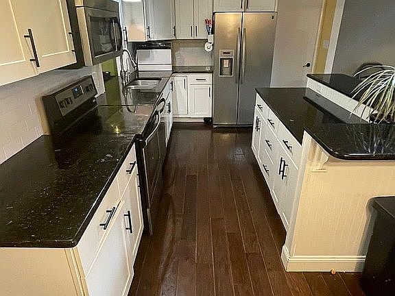 2nd image of 429 S President Ave