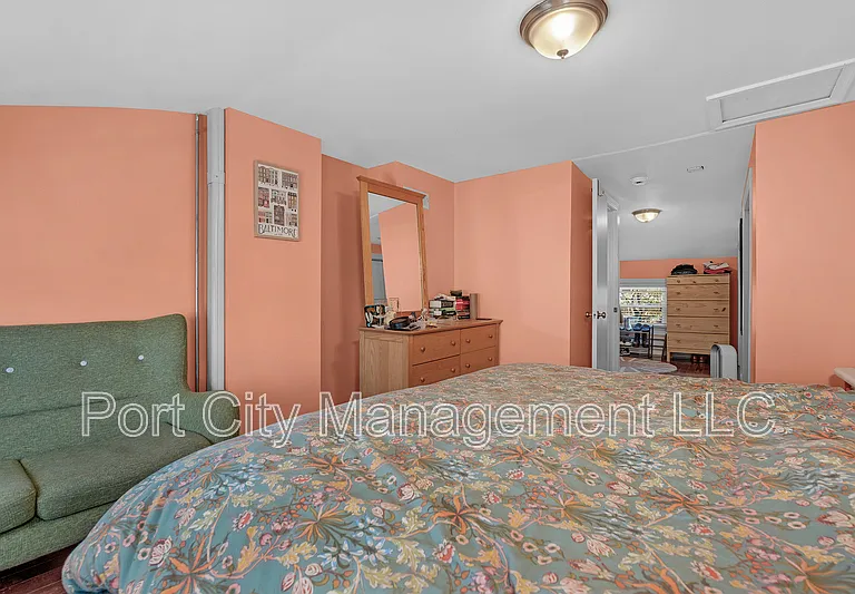 232 S Castle St — Photo 16