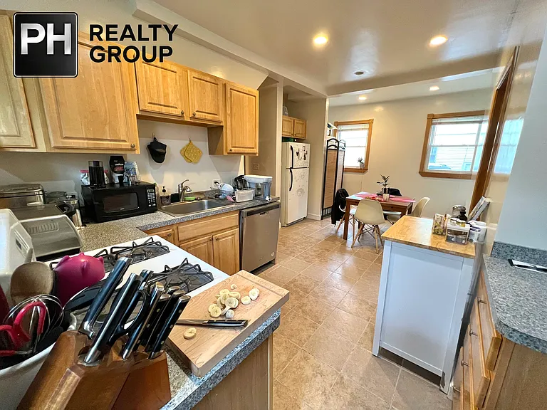 49 Pearl St #1 — Photo 4