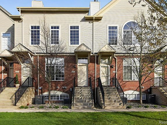 3rd image of 30770 Ardmore Ct