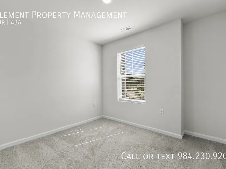 1009 Belloak Way #1 — Photo 24