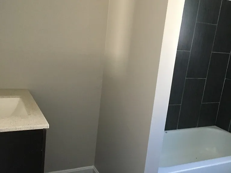 696 N Main St — Photo 5