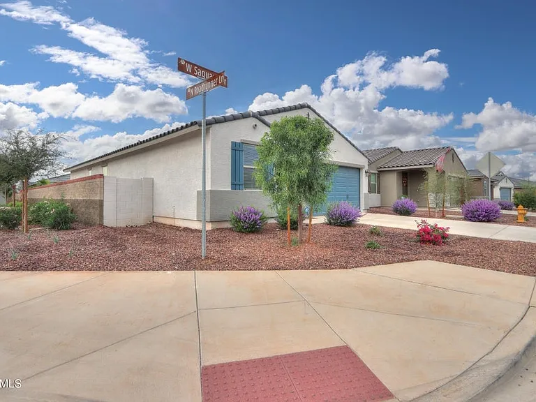 41575 W Saguaro Dr — Photo 2