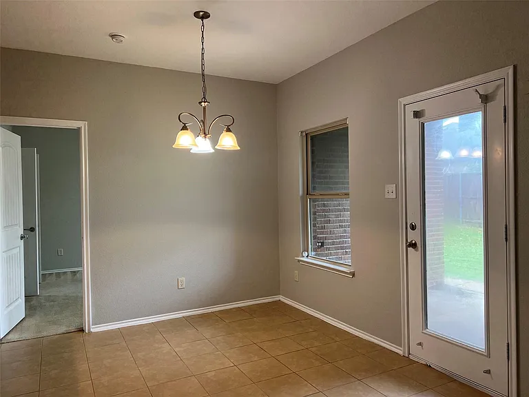 1115 Gaines Rd — Photo 9