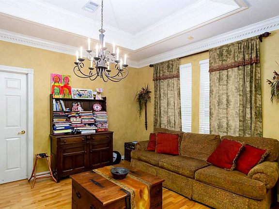 4th image of 6285 Park West Dr