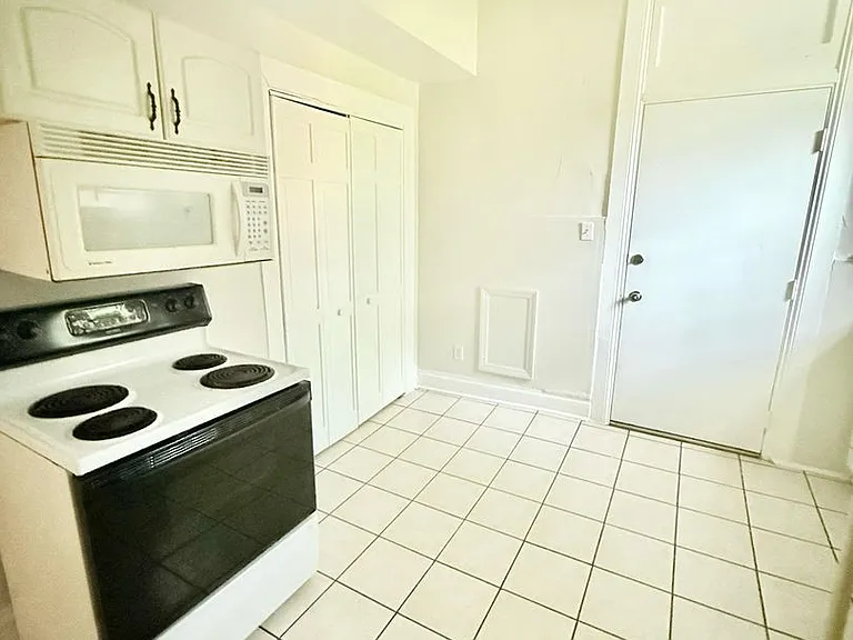 804 Heths Ave — Photo 9
