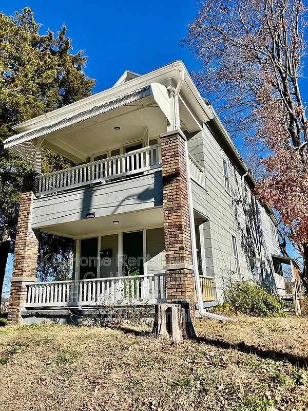 3 bed, 1.0 bath, $850 — Photo 1