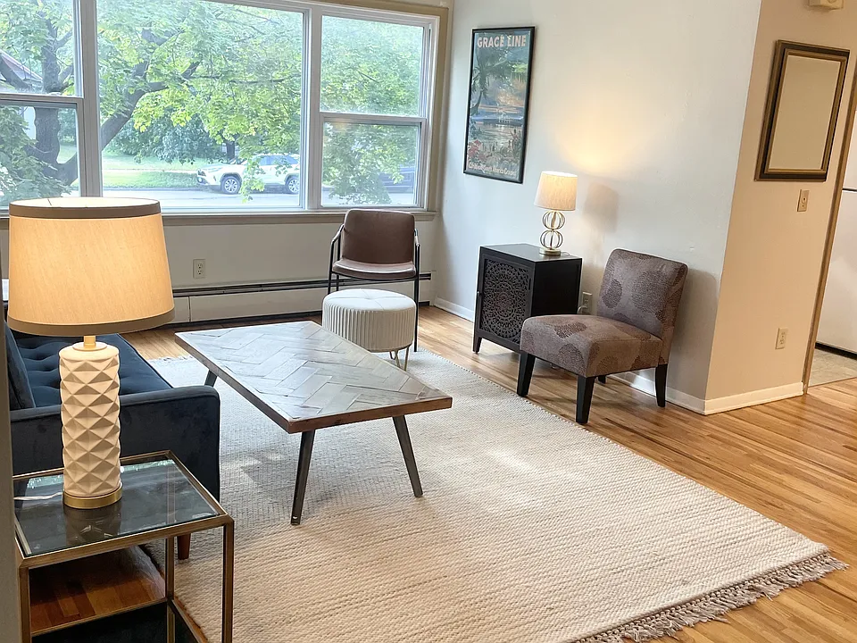 Snelling Avenue Apartments