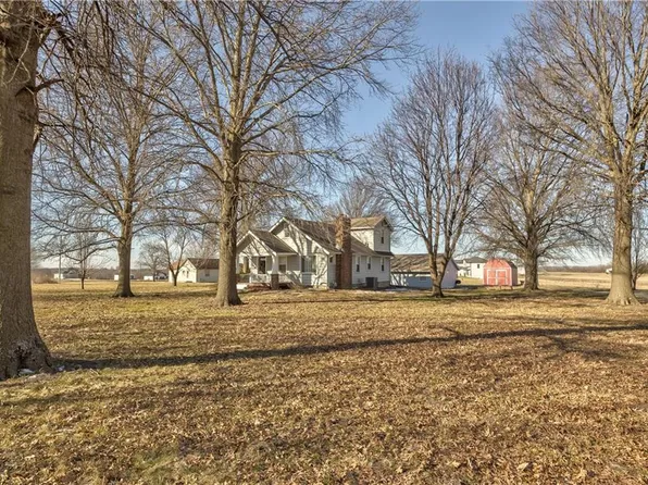 22595 155th St, Basehor, KS 66007