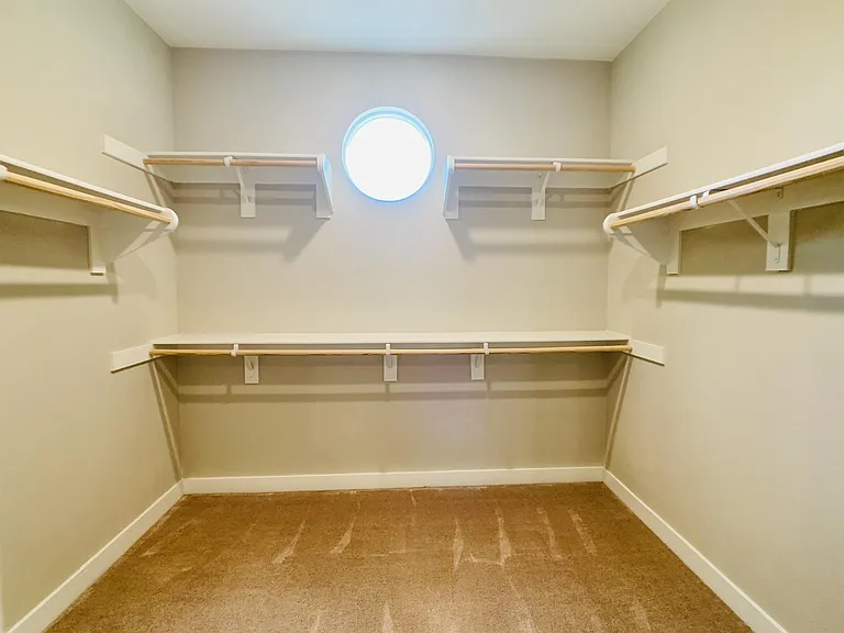 810 Beacon — Photo 39