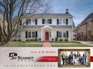 5826 N Maitland Ct, Whitefish Bay, WI 53217