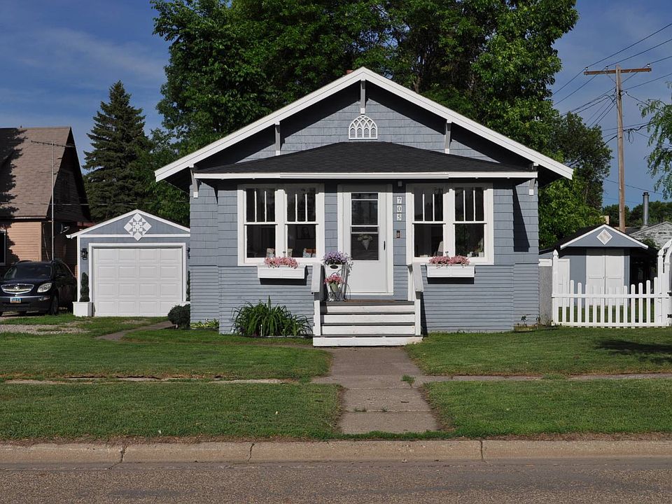 1st image of 705 11th St NE