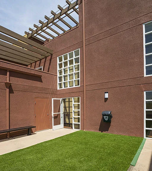 Huntington Plaza Senior Apartments — Photo 6