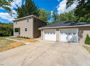 78 Neff Dr, Canfield, OH