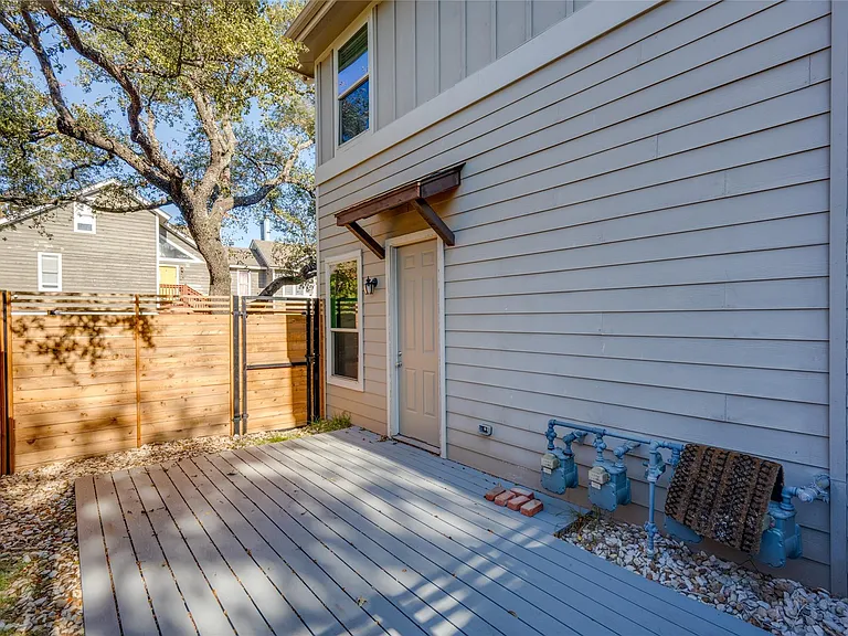 5701 Cougar Dr #D — Photo 23