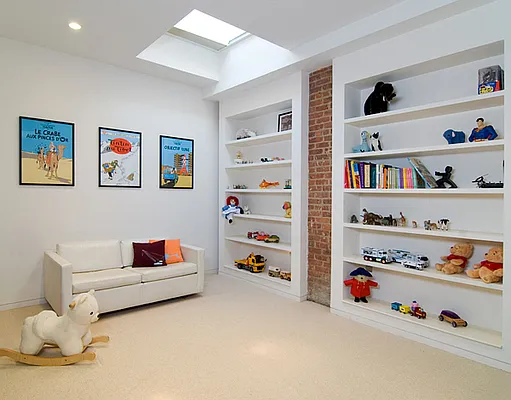 Sold by Fionn Campbell | media 4