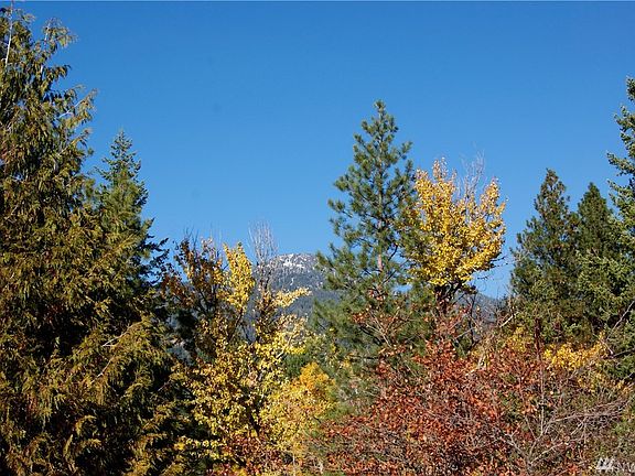 3rd image of 18 Mazama Pines Ln