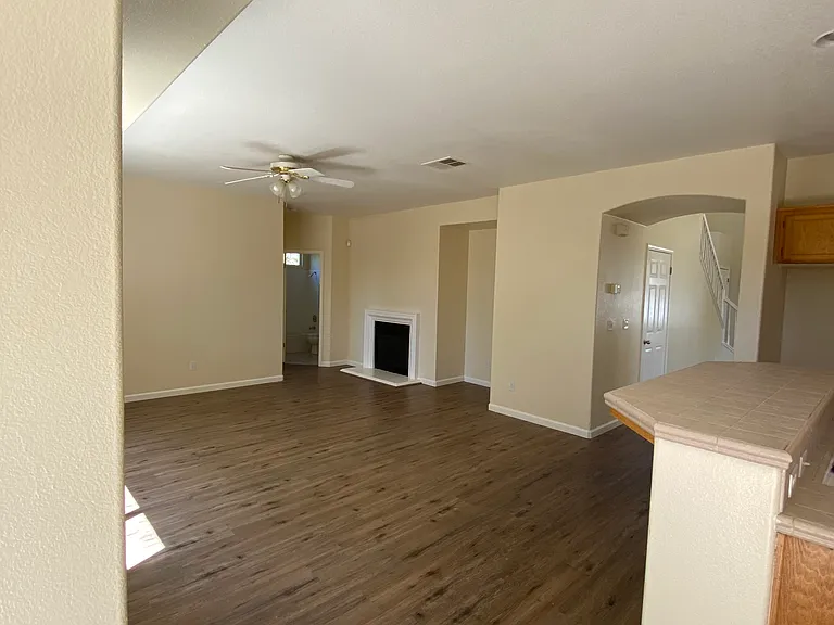 1130 King Loop — Photo 13