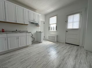 526 Valley Brook Ave, Lyndhurst, NJ 07071