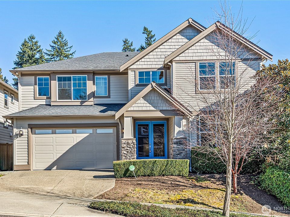 1st image of 610 Field Place NE