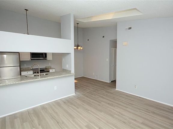 3rd image of 503 Pillar Ct
