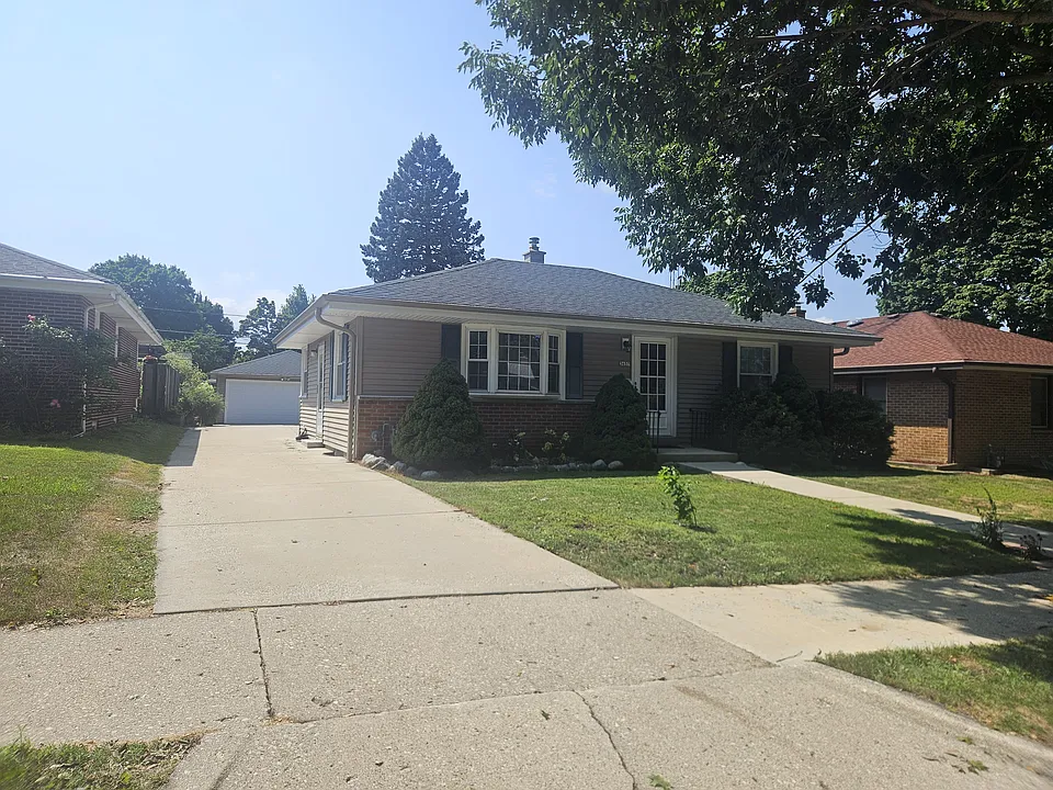 3657 S Taylor Ct