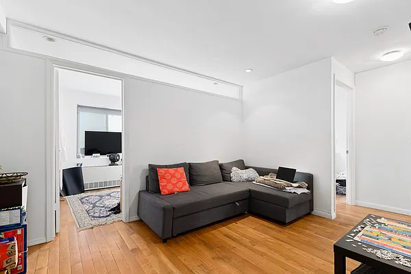 Rented by Kin | media 28