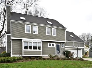 21 Hunting Ridge Farms Rd, Branford, CT 06405