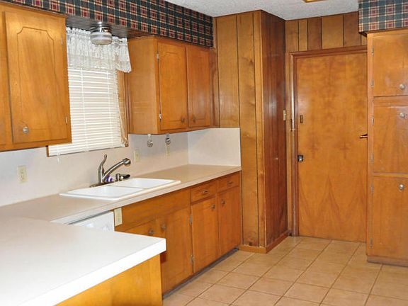 3rd image of 212 Santa Monica Dr