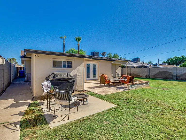 318 E Butler Dr — Photo 27