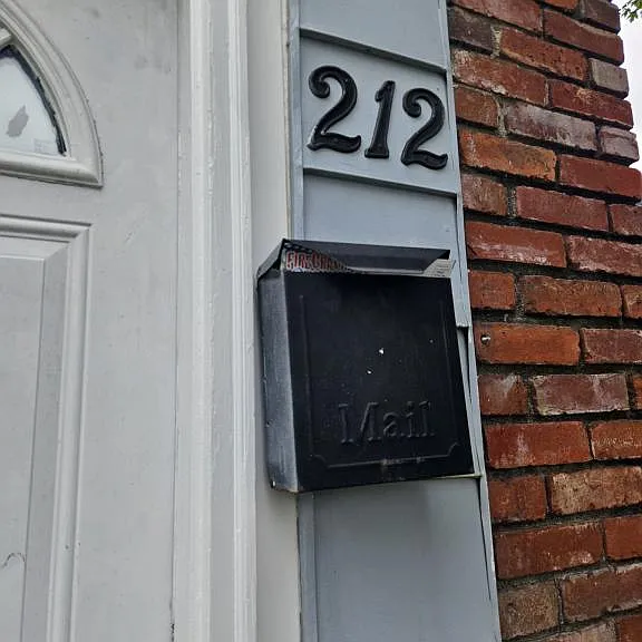 212 Virginia Ct — Photo 3