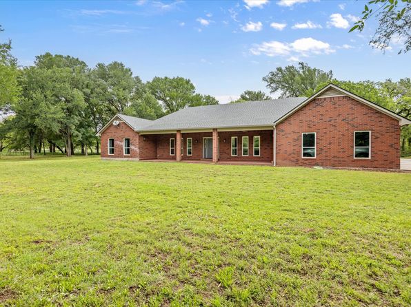 107 Pleasant Valley Ln, Weatherford, TX 76087