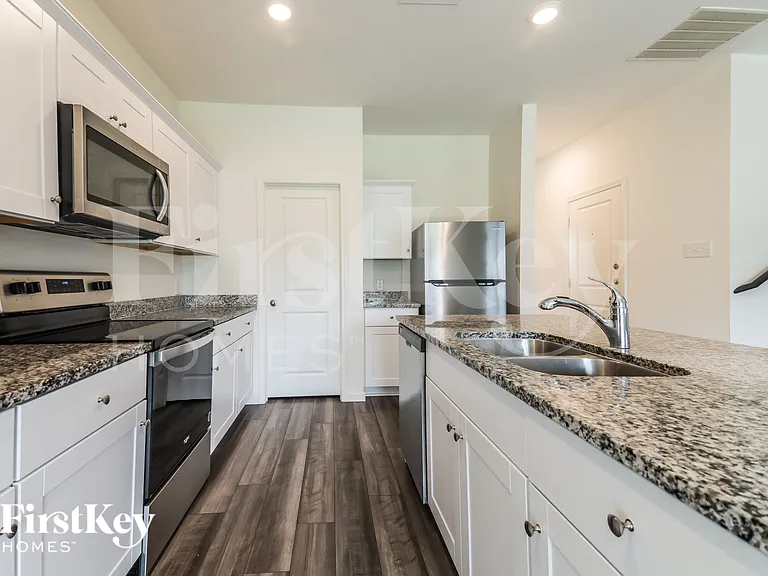 1822 Sandlin Dr — Photo 9