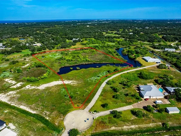 105 Windcrest Ln, Rockport, TX 78382