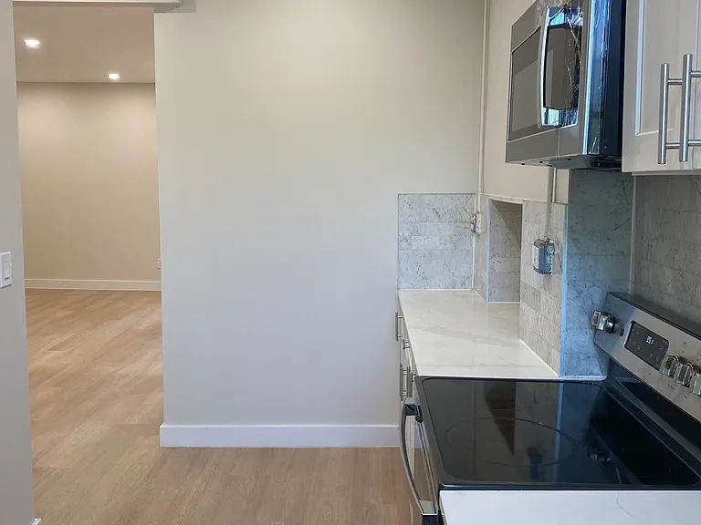 76 4th Ave #2 — Photo 16