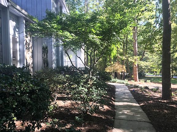 Walkway to front of home