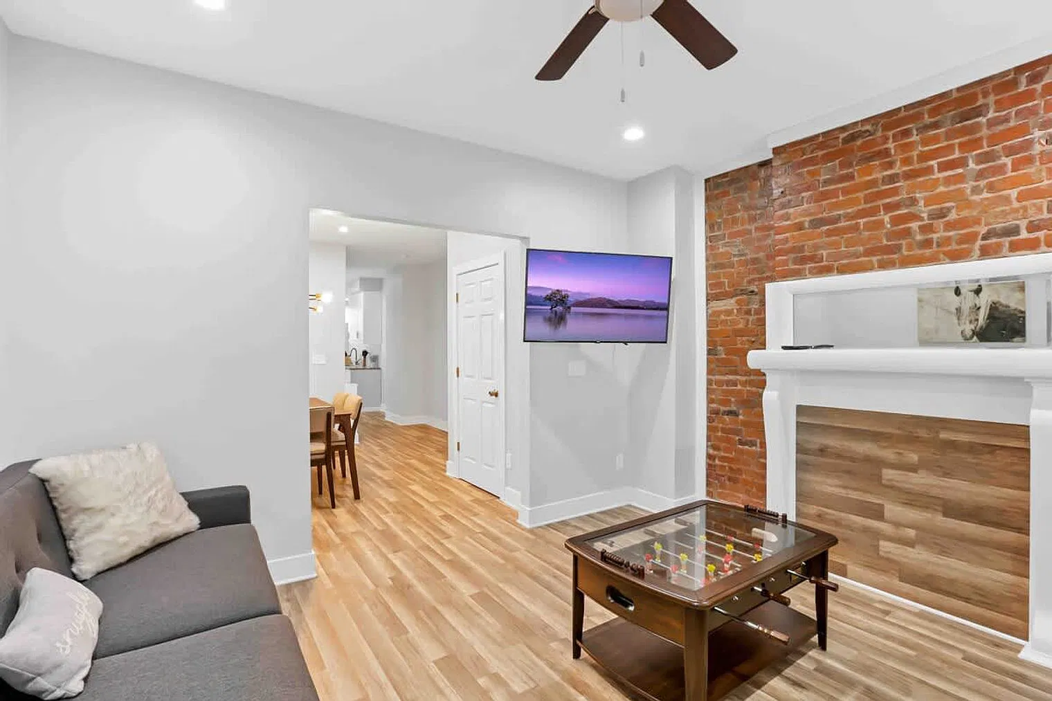 4 bed, 1.0 bath, 1431 sqft, $4,500 — Photo 3