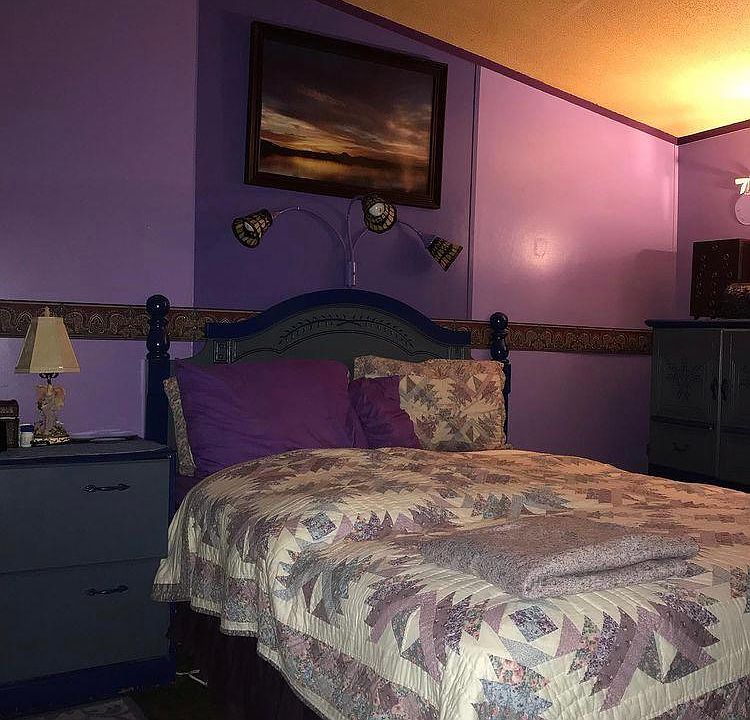 2nd image of 7225 Holly Ln