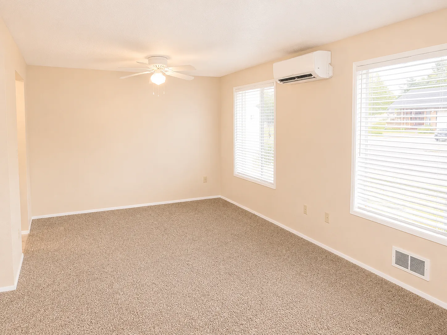 West Wakefield Street - 1118 — Photo 4
