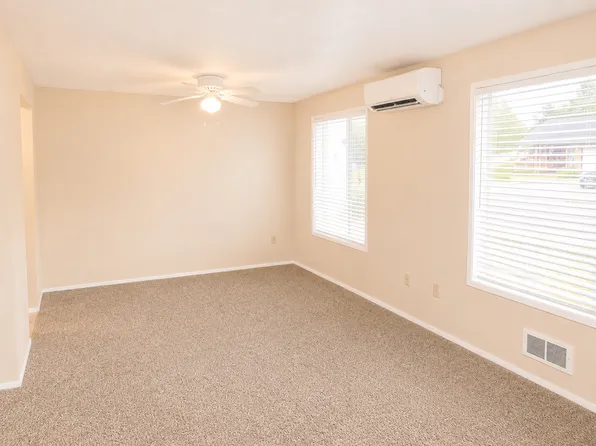 West Wakefield Street - 1120, 1120 W Wakefield St, Elma, WA 98541